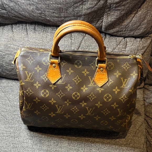 Louis Vuitton Monogram Speedy 30 Classic with lock and key - Picture 2 of 16